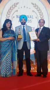 Mr APS Bhalla, Chief Operating Officer, Eye Q receiving the award