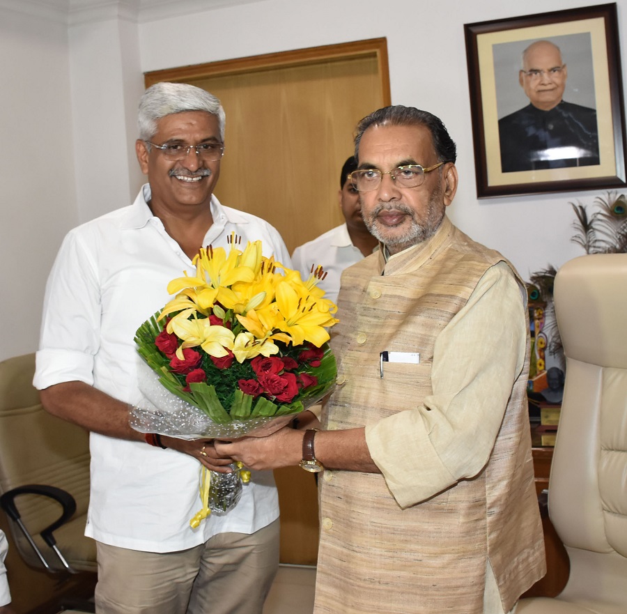 The Union Minister for Agriculture and Farmers Welfare, Radha Mohan Singh greeting the new Minister of State for Agriculture & Farmers Welfare, Gajendra Singh Shekhawat, in New Delhi September 04, 2017.