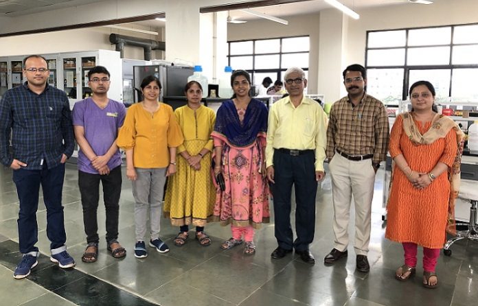 Research team at UM DAE